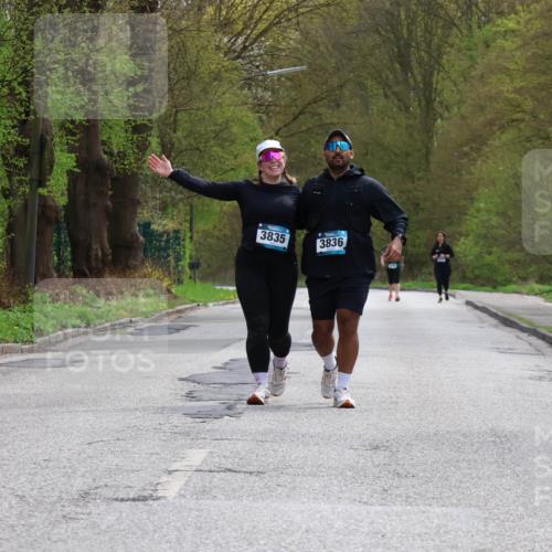 12.04.2026 - 45. Internationalen Wilhelmsburger Insellauf Yannick Fuchs http://msf.ph/oto/9500193 12.04.2026 13:16:44 Laufen 3835, 3836, 41 meine-sportfotos.de