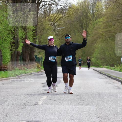 12.04.2026 - 45. Internationalen Wilhelmsburger Insellauf Yannick Fuchs http://msf.ph/oto/9500209 12.04.2026 13:16:46 Laufen 3835, 3836 meine-sportfotos.de