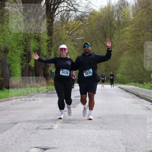 12.04.2026 - 45. Internationalen Wilhelmsburger Insellauf Yannick Fuchs http://msf.ph/oto/9500211 12.04.2026 13:16:47 Laufen 3835, 3836 meine-sportfotos.de