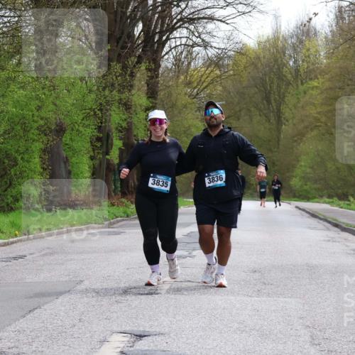12.04.2026 - 45. Internationalen Wilhelmsburger Insellauf Yannick Fuchs http://msf.ph/oto/9500220 12.04.2026 13:16:47 Laufen 3835, 3836 meine-sportfotos.de
