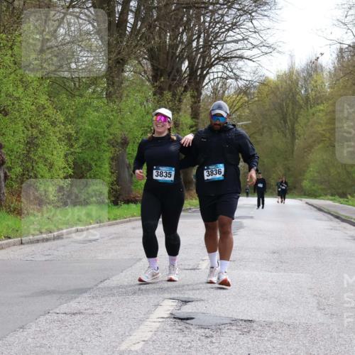 12.04.2026 - 45. Internationalen Wilhelmsburger Insellauf Yannick Fuchs http://msf.ph/oto/9500226 12.04.2026 13:16:49 Laufen 3835, 3836 meine-sportfotos.de