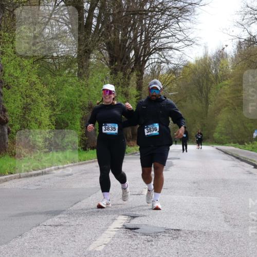 12.04.2026 - 45. Internationalen Wilhelmsburger Insellauf Yannick Fuchs http://msf.ph/oto/9500228 12.04.2026 13:16:49 Laufen 3835, 3836 meine-sportfotos.de