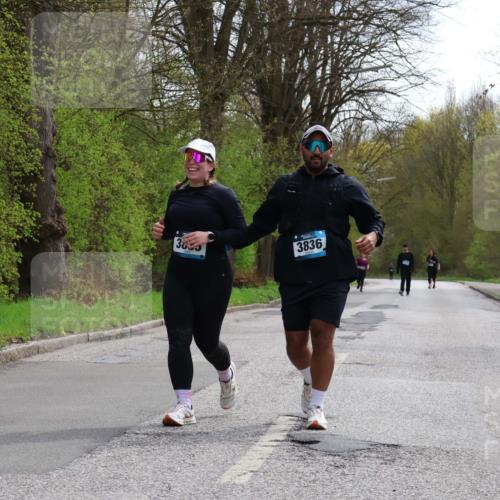 12.04.2026 - 45. Internationalen Wilhelmsburger Insellauf Yannick Fuchs http://msf.ph/oto/9500231 12.04.2026 13:16:50 Laufen 3830, 3836 meine-sportfotos.de