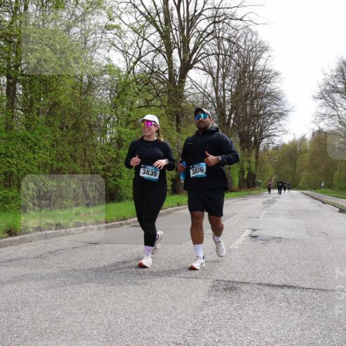 12.04.2026 - 45. Internationalen Wilhelmsburger Insellauf Yannick Fuchs http://msf.ph/oto/9500240 12.04.2026 13:16:52 Laufen 3835, 3836 meine-sportfotos.de
