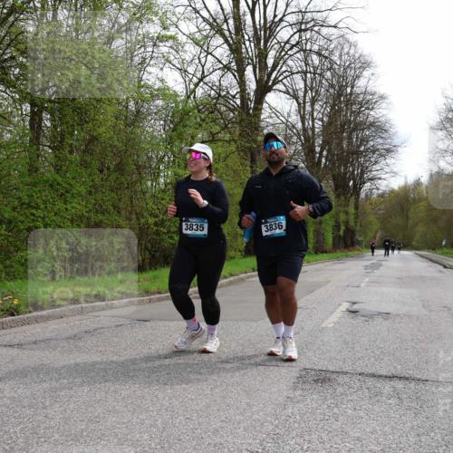 12.04.2026 - 45. Internationalen Wilhelmsburger Insellauf Yannick Fuchs http://msf.ph/oto/9500242 12.04.2026 13:16:52 Laufen 3835, 3836 meine-sportfotos.de