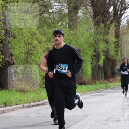 12.04.2026 - 45. Internationalen Wilhelmsburger Insellauf Yannick Fuchs http://msf.ph/oto/9500262 12.04.2026 13:17:09 Laufen 5224 meine-sportfotos.de