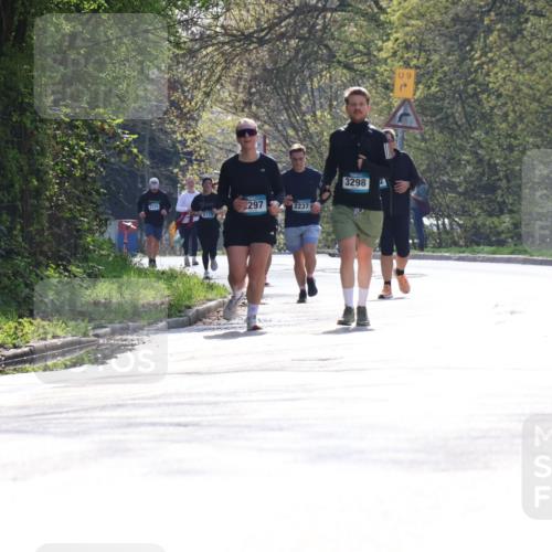 12.04.2026 - 45. Internationalen Wilhelmsburger Insellauf Yannick Fuchs http://msf.ph/oto/9500307 12.04.2026 11:10:46 Laufen 2310, 297, 2237, 3298, 9 meine-sportfotos.de