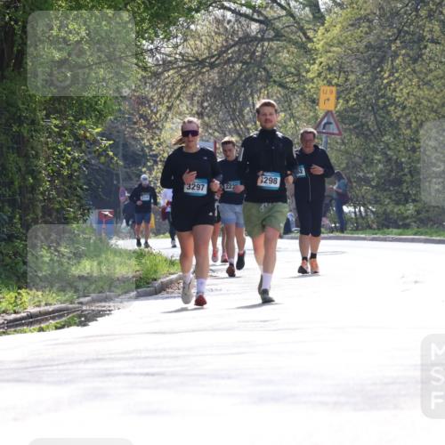 12.04.2026 - 45. Internationalen Wilhelmsburger Insellauf Yannick Fuchs http://msf.ph/oto/9500315 12.04.2026 11:10:48 Laufen 3297, 223, 298, 09 meine-sportfotos.de