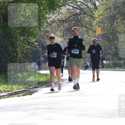12.04.2026 - 45. Internationalen Wilhelmsburger Insellauf Yannick Fuchs http://msf.ph/oto/9500319 12.04.2026 11:10:49 Laufen 325, 3298, 09 meine-sportfotos.de