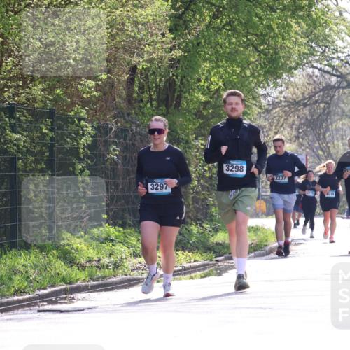 12.04.2026 - 45. Internationalen Wilhelmsburger Insellauf Yannick Fuchs http://msf.ph/oto/9500330 12.04.2026 11:10:53 Laufen 3297, 3298, 2237, 5775, 4519, 52 meine-sportfotos.de