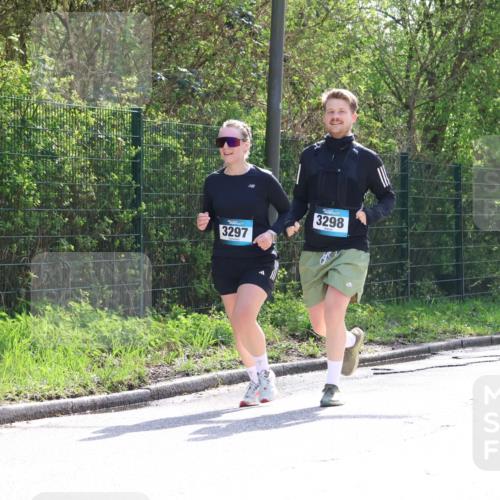 12.04.2026 - 45. Internationalen Wilhelmsburger Insellauf Yannick Fuchs http://msf.ph/oto/9500358 12.04.2026 11:10:58 Laufen 3297, 3298 meine-sportfotos.de