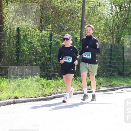 12.04.2026 - 45. Internationalen Wilhelmsburger Insellauf Yannick Fuchs http://msf.ph/oto/9500360 12.04.2026 11:10:58 Laufen 3297, 3298 meine-sportfotos.de