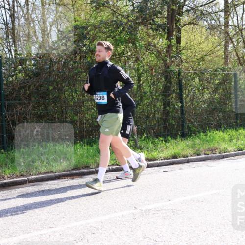 12.04.2026 - 45. Internationalen Wilhelmsburger Insellauf Yannick Fuchs http://msf.ph/oto/9500383 12.04.2026 11:11:01 Laufen 3298 meine-sportfotos.de
