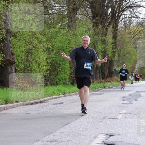 12.04.2026 - 45. Internationalen Wilhelmsburger Insellauf Yannick Fuchs http://msf.ph/oto/9500475 12.04.2026 13:18:13 Laufen 2038 meine-sportfotos.de