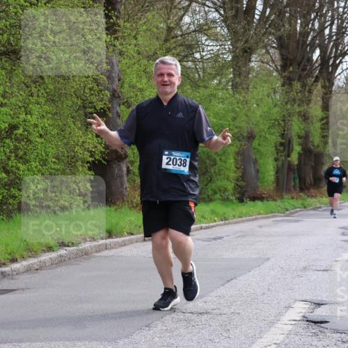 12.04.2026 - 45. Internationalen Wilhelmsburger Insellauf Yannick Fuchs http://msf.ph/oto/9500498 12.04.2026 13:18:16 Laufen 2038 meine-sportfotos.de