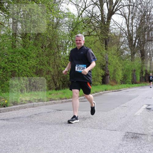 12.04.2026 - 45. Internationalen Wilhelmsburger Insellauf Yannick Fuchs http://msf.ph/oto/9500516 12.04.2026 13:18:17 Laufen 2038 meine-sportfotos.de