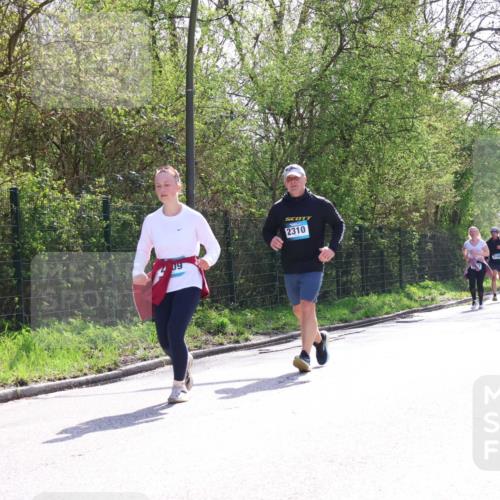 12.04.2026 - 45. Internationalen Wilhelmsburger Insellauf Yannick Fuchs http://msf.ph/oto/9500525 12.04.2026 11:11:29 Laufen 09, 2310, 316 meine-sportfotos.de