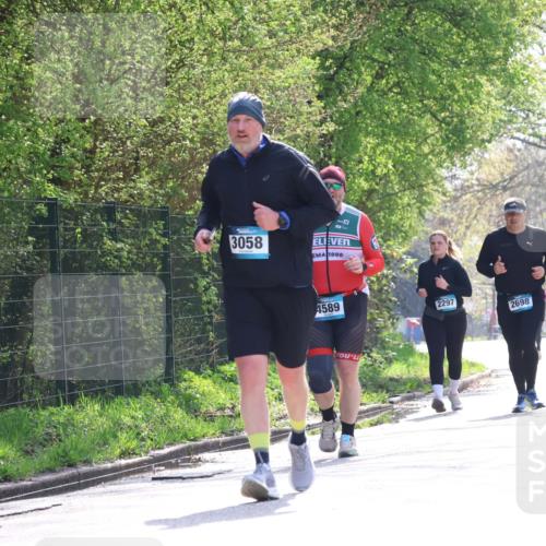 12.04.2026 - 45. Internationalen Wilhelmsburger Insellauf Yannick Fuchs http://msf.ph/oto/9500807 12.04.2026 11:12:40 Laufen 3058, 1000, 4589, 2297, 2698, 2697 meine-sportfotos.de