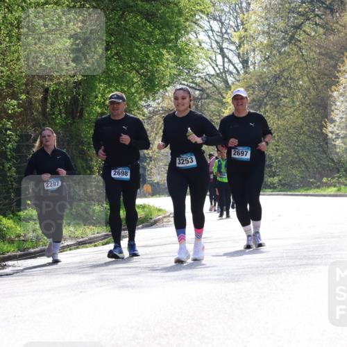 12.04.2026 - 45. Internationalen Wilhelmsburger Insellauf Yannick Fuchs http://msf.ph/oto/9500833 12.04.2026 11:12:44 Laufen 2698, 2297, 3253, 2697 meine-sportfotos.de