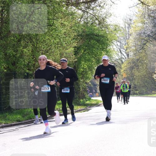 12.04.2026 - 45. Internationalen Wilhelmsburger Insellauf Yannick Fuchs http://msf.ph/oto/9500857 12.04.2026 11:12:47 Laufen 3253, 2698, 2697 meine-sportfotos.de