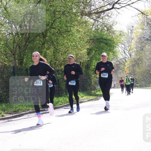 12.04.2026 - 45. Internationalen Wilhelmsburger Insellauf Yannick Fuchs http://msf.ph/oto/9500862 12.04.2026 11:12:47 Laufen 3253, 297, 2698, 2697 meine-sportfotos.de
