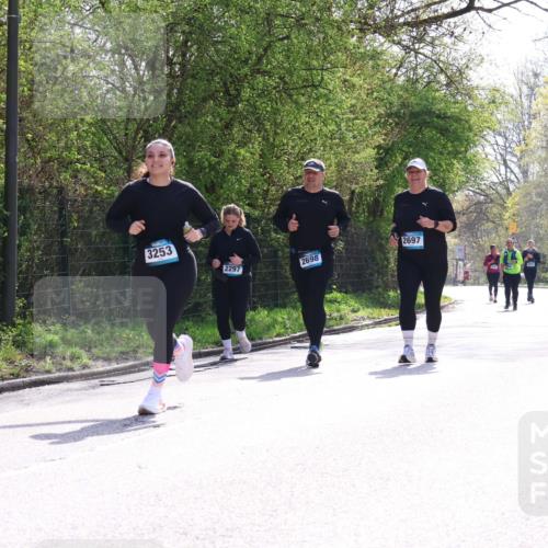 12.04.2026 - 45. Internationalen Wilhelmsburger Insellauf Yannick Fuchs http://msf.ph/oto/9500865 12.04.2026 11:12:48 Laufen 3253, 2297, 2698, 2697 meine-sportfotos.de