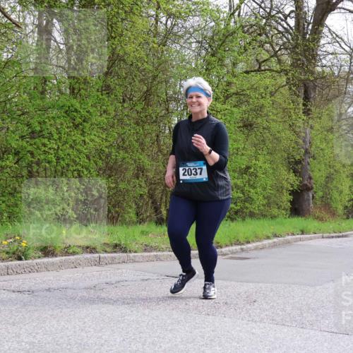 12.04.2026 - 45. Internationalen Wilhelmsburger Insellauf Yannick Fuchs http://msf.ph/oto/9500881 12.04.2026 13:20:38 Laufen 2037 meine-sportfotos.de