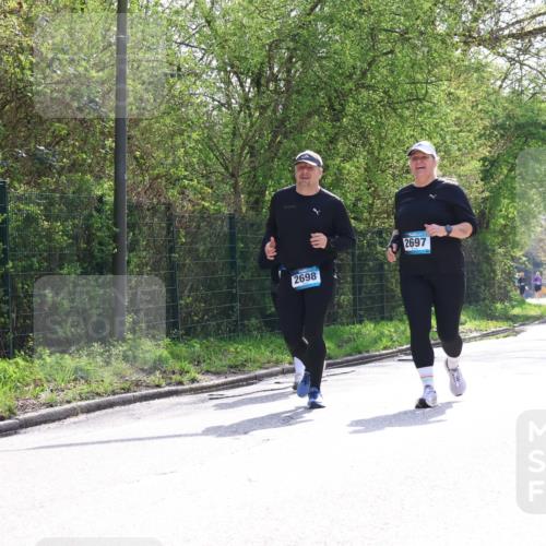 12.04.2026 - 45. Internationalen Wilhelmsburger Insellauf Yannick Fuchs http://msf.ph/oto/9500882 12.04.2026 11:12:49 Laufen 2698, 2697 meine-sportfotos.de