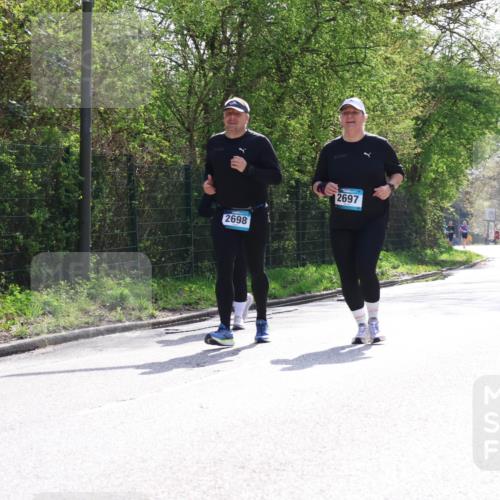12.04.2026 - 45. Internationalen Wilhelmsburger Insellauf Yannick Fuchs http://msf.ph/oto/9500883 12.04.2026 11:12:49 Laufen 2698, 2697 meine-sportfotos.de
