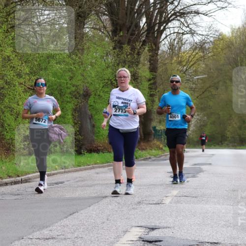 12.04.2026 - 45. Internationalen Wilhelmsburger Insellauf Yannick Fuchs http://msf.ph/oto/9500899 12.04.2026 13:20:47 Laufen 5672, 2773, 4001 meine-sportfotos.de