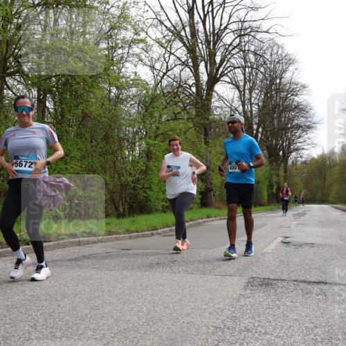 12.04.2026 - 45. Internationalen Wilhelmsburger Insellauf Yannick Fuchs http://msf.ph/oto/9500929 12.04.2026 13:20:53 Laufen 5672, 400 meine-sportfotos.de