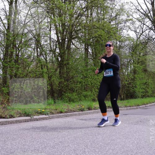 12.04.2026 - 45. Internationalen Wilhelmsburger Insellauf Yannick Fuchs http://msf.ph/oto/9501100 12.04.2026 13:22:52 Laufen 3977 meine-sportfotos.de