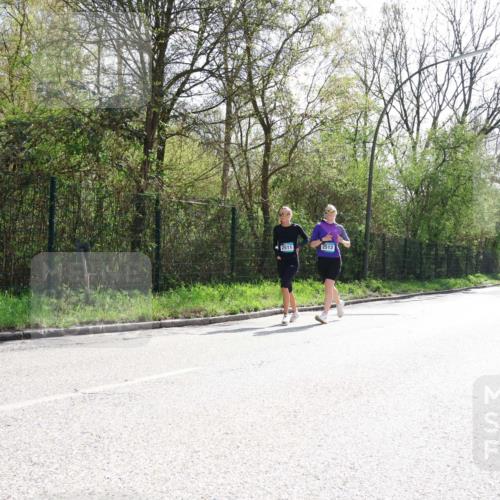 12.04.2026 - 45. Internationalen Wilhelmsburger Insellauf Yannick Fuchs http://msf.ph/oto/9501116 12.04.2026 11:13:30 Laufen 2511, 2512 meine-sportfotos.de