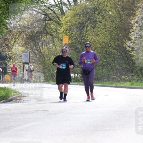 12.04.2026 - 45. Internationalen Wilhelmsburger Insellauf Yannick Fuchs http://msf.ph/oto/9501317 12.04.2026 11:15:39 Laufen 9, 2, 2244, 2245 meine-sportfotos.de