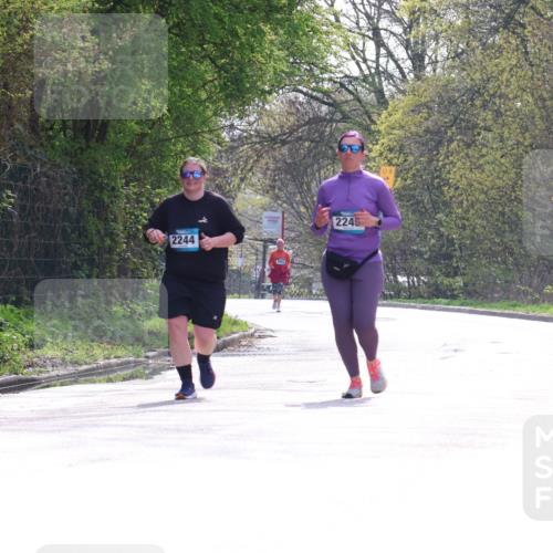 12.04.2026 - 45. Internationalen Wilhelmsburger Insellauf Yannick Fuchs http://msf.ph/oto/9501320 12.04.2026 11:15:45 Laufen 2245, 2244 meine-sportfotos.de