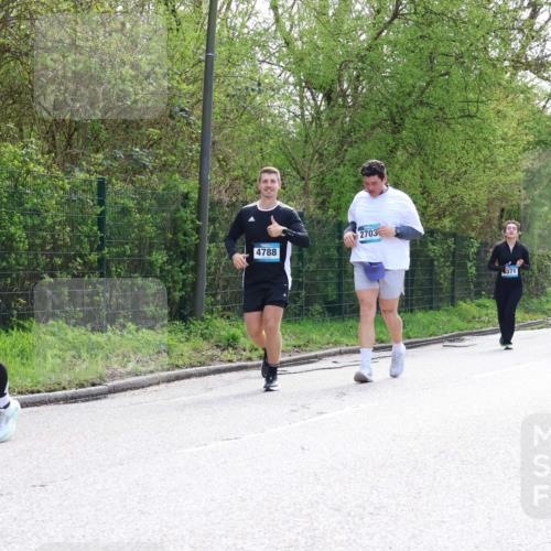 12.04.2026 - 45. Internationalen Wilhelmsburger Insellauf Yannick Fuchs http://msf.ph/oto/9501375 12.04.2026 11:17:29 Laufen 4788, 341, 2703, 371, 4174 meine-sportfotos.de