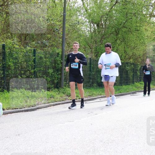 12.04.2026 - 45. Internationalen Wilhelmsburger Insellauf Yannick Fuchs http://msf.ph/oto/9501376 12.04.2026 11:17:29 Laufen 4788, 2703, 3474, 3371, 4174 meine-sportfotos.de