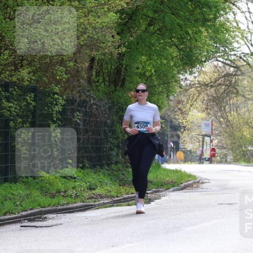 12.04.2026 - 45. Internationalen Wilhelmsburger Insellauf Yannick Fuchs http://msf.ph/oto/9501397 12.04.2026 11:17:42 Laufen 4509 meine-sportfotos.de