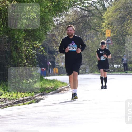 12.04.2026 - 45. Internationalen Wilhelmsburger Insellauf Yannick Fuchs http://msf.ph/oto/9501421 12.04.2026 11:18:23 Laufen 2653, 2233, 09 meine-sportfotos.de