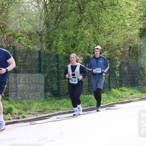 12.04.2026 - 45. Internationalen Wilhelmsburger Insellauf Yannick Fuchs http://msf.ph/oto/9501481 12.04.2026 11:20:30 Laufen 2427, 2428, 354 meine-sportfotos.de