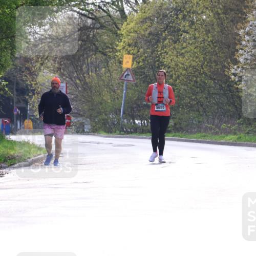 12.04.2026 - 45. Internationalen Wilhelmsburger Insellauf Yannick Fuchs http://msf.ph/oto/9501505 12.04.2026 11:21:01 Laufen 9, 5655 meine-sportfotos.de