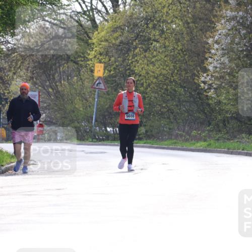 12.04.2026 - 45. Internationalen Wilhelmsburger Insellauf Yannick Fuchs http://msf.ph/oto/9501506 12.04.2026 11:21:02 Laufen 9, 5655 meine-sportfotos.de