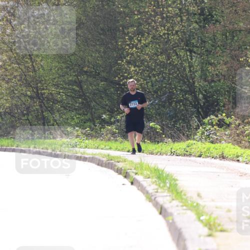 12.04.2026 - 45. Internationalen Wilhelmsburger Insellauf Yannick Fuchs http://msf.ph/oto/9501551 12.04.2026 11:23:44 Laufen 2722 meine-sportfotos.de