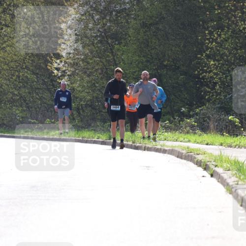 12.04.2026 - 45. Internationalen Wilhelmsburger Insellauf Yannick Fuchs http://msf.ph/oto/9501570 12.04.2026 11:24:23 Laufen 9, 5432, 3464, 2872 meine-sportfotos.de