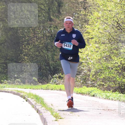 12.04.2026 - 45. Internationalen Wilhelmsburger Insellauf Yannick Fuchs http://msf.ph/oto/9501584 12.04.2026 11:24:53 Laufen 5432 meine-sportfotos.de