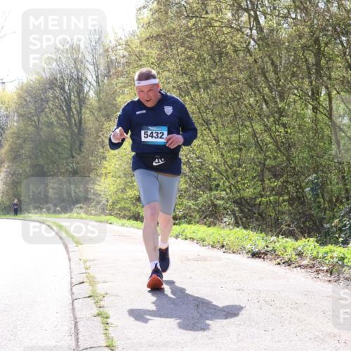 12.04.2026 - 45. Internationalen Wilhelmsburger Insellauf Yannick Fuchs http://msf.ph/oto/9501591 12.04.2026 11:24:57 Laufen 5432 meine-sportfotos.de