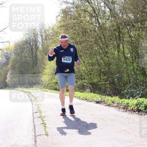 12.04.2026 - 45. Internationalen Wilhelmsburger Insellauf Yannick Fuchs http://msf.ph/oto/9501592 12.04.2026 11:24:57 Laufen 5432 meine-sportfotos.de