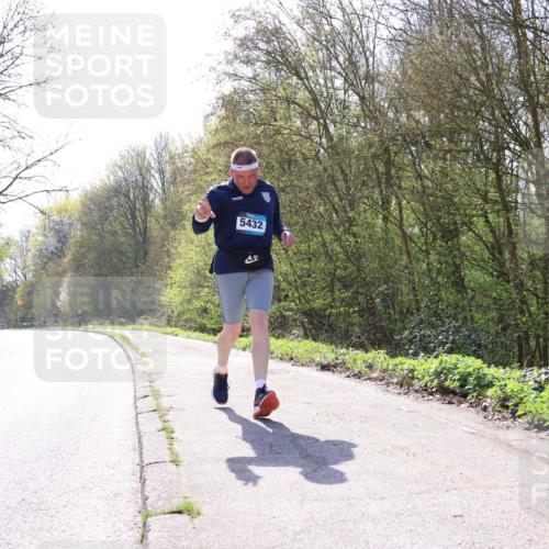 12.04.2026 - 45. Internationalen Wilhelmsburger Insellauf Yannick Fuchs http://msf.ph/oto/9501593 12.04.2026 11:24:57 Laufen 5432 meine-sportfotos.de