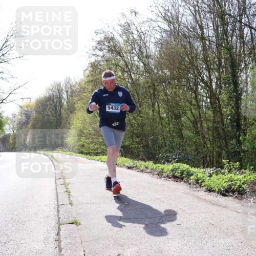 12.04.2026 - 45. Internationalen Wilhelmsburger Insellauf Yannick Fuchs http://msf.ph/oto/9501595 12.04.2026 11:24:58 Laufen 5432 meine-sportfotos.de