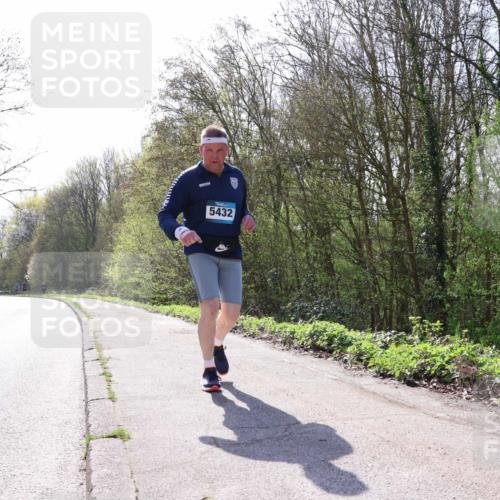 12.04.2026 - 45. Internationalen Wilhelmsburger Insellauf Yannick Fuchs http://msf.ph/oto/9501596 12.04.2026 11:24:58 Laufen 5432 meine-sportfotos.de
